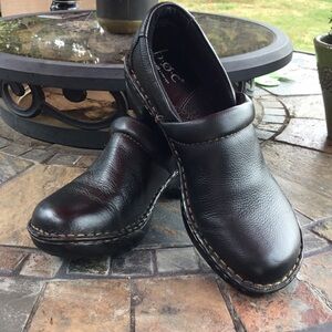 b.o.c. Women’s Black Leather Slip-Ons